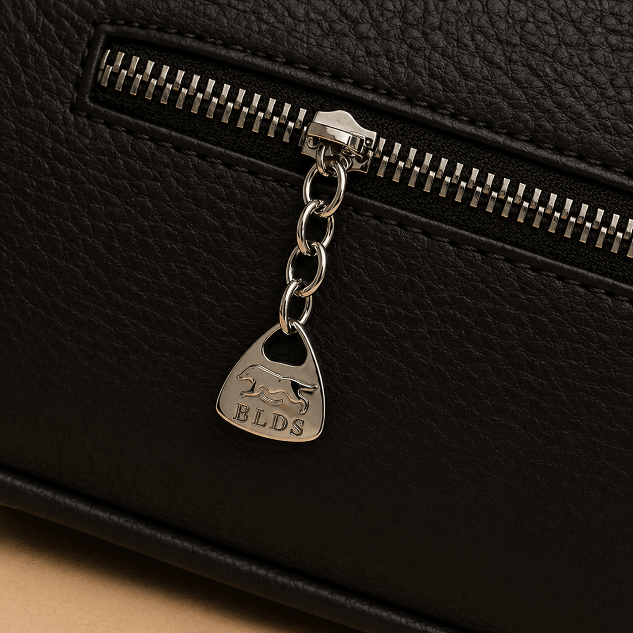 Bolsa Transversal Couro Veluna Stabia feminina - Bolsa Leg Stabia elegante | Veluna