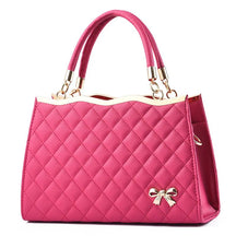 Bolsa Veluna Brindisi feminina - Bolsa Brindisi elegante | Veluna